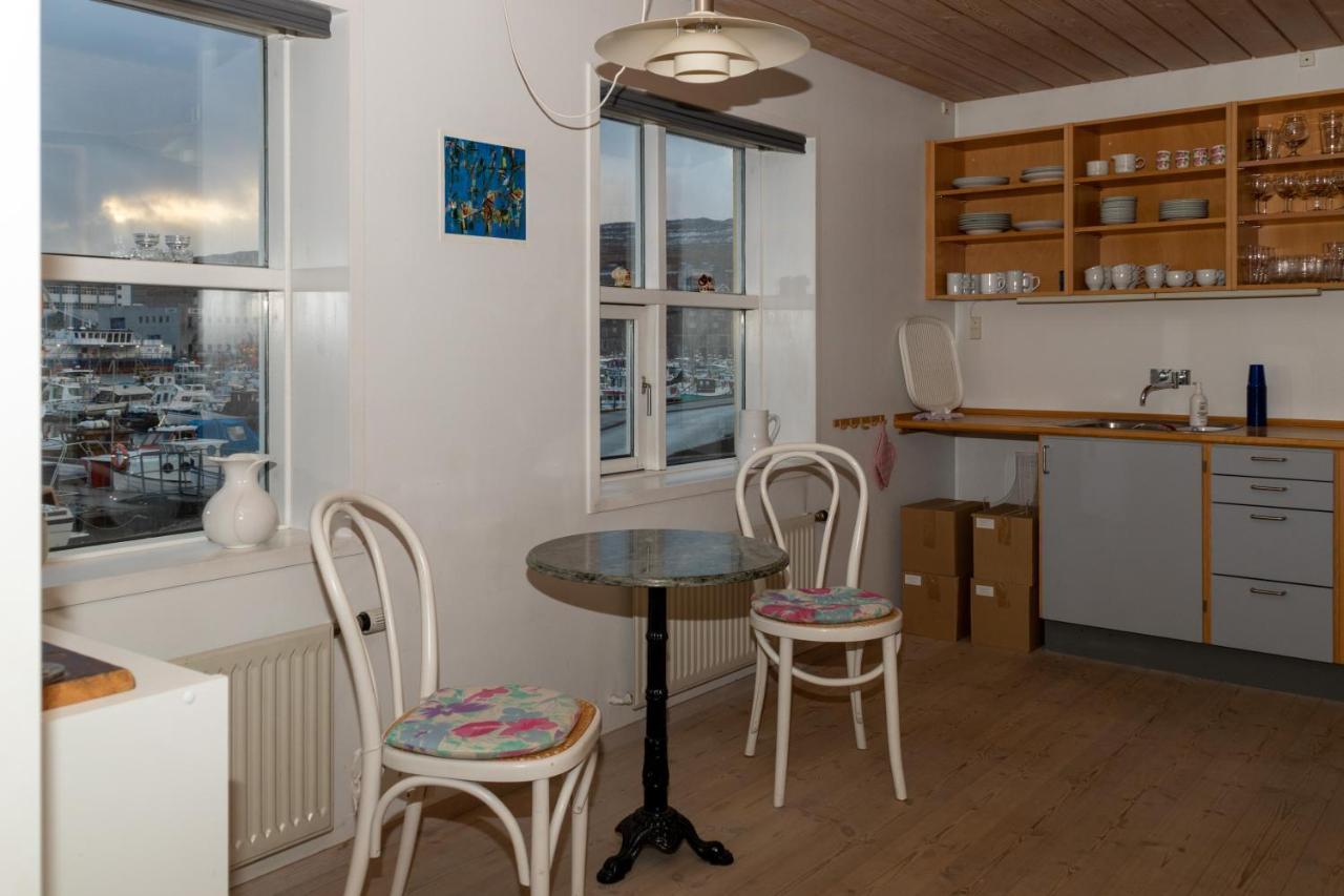 Guesthouse At The Boat Harbour Torshavn Ngoại thất bức ảnh